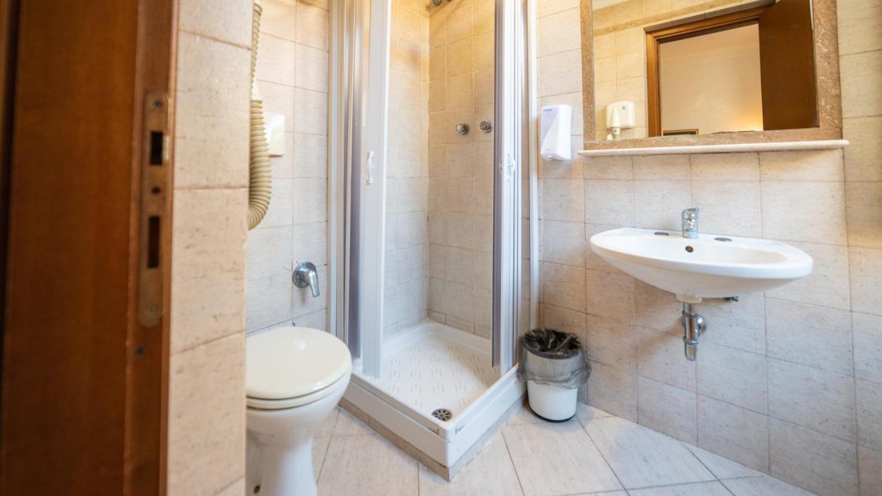 Hotel Center 1 Roma Eksteriør bilde